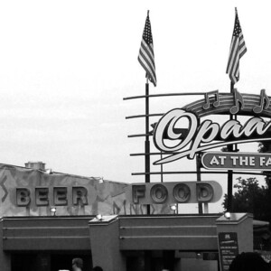 Opaa! Food, music, fun, and beer! Canon EOS T3i. Opaa! Food, music, fun, and beer! Canon EOS T3i.